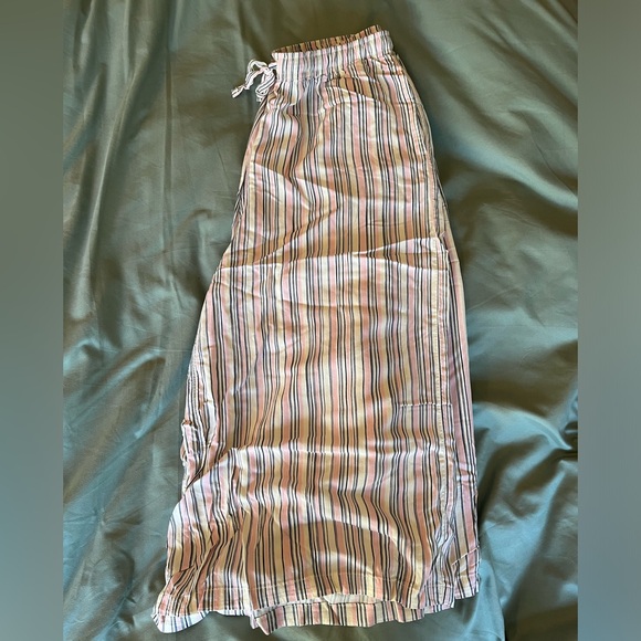 Pink and black striped capri pants - Picture 4 of 4